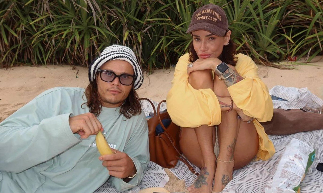 Айза Долматова вышла замуж