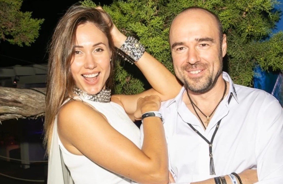 Елена Товстик объяснила отсутствие штампа о разводе