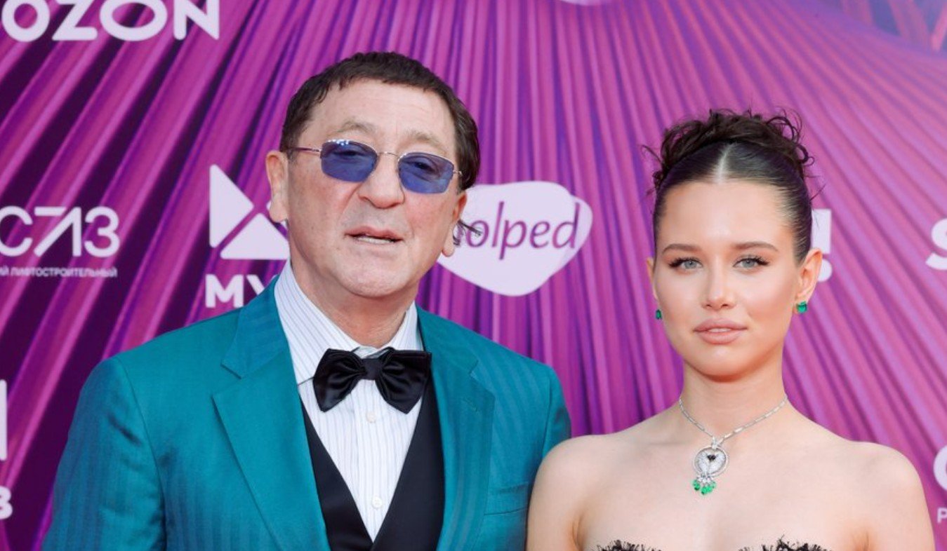 В Сети появились слухи о романе бывшей невесты Лепса с племянником президента Азербайджана В Сети появились слухи о романе бывшей невесты Лепса с племянником президента Азербайджана