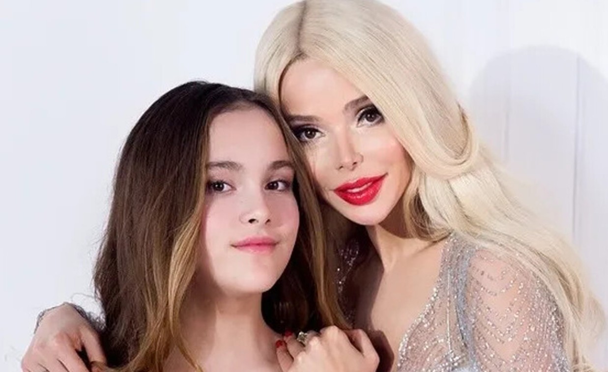 Алена Кравец обвинила приемную дочь в занятиях черной магией