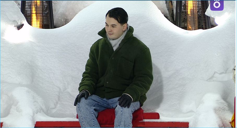 Антон Беккужев пожаловался, что его не угощают участники Дома 2