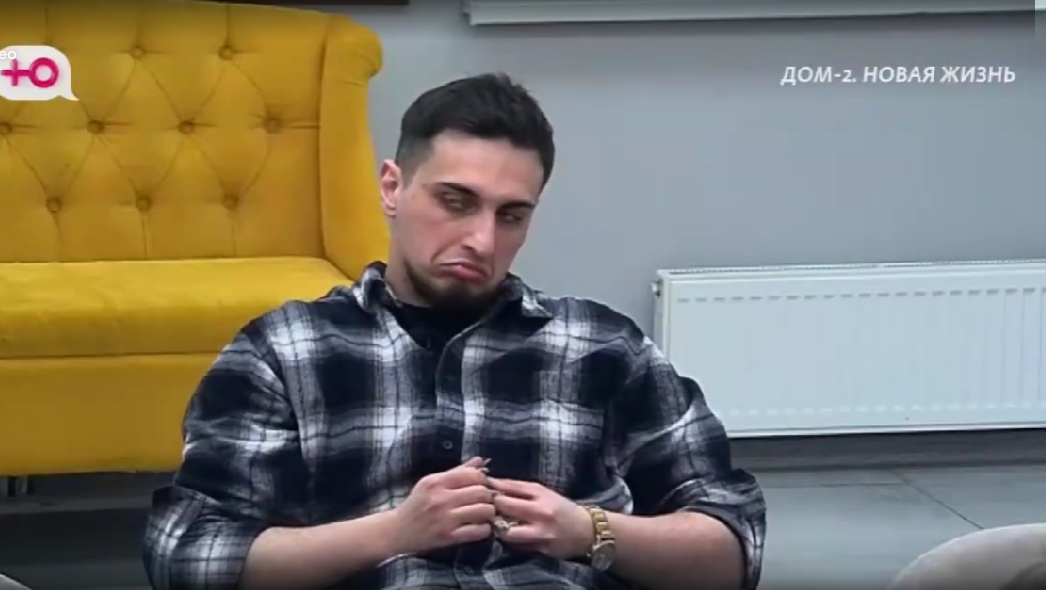 Клава Ермакович помогает Руслану Асланову завоевать Нечаеву