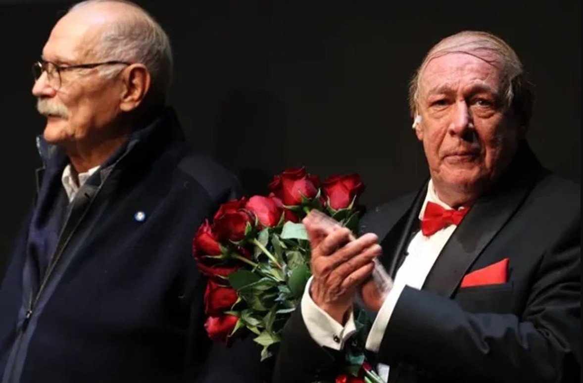 Никита Михалков рассказал о разговоре с Президентом РФ Никита Михалков рассказал о разговоре с Президентом РФ