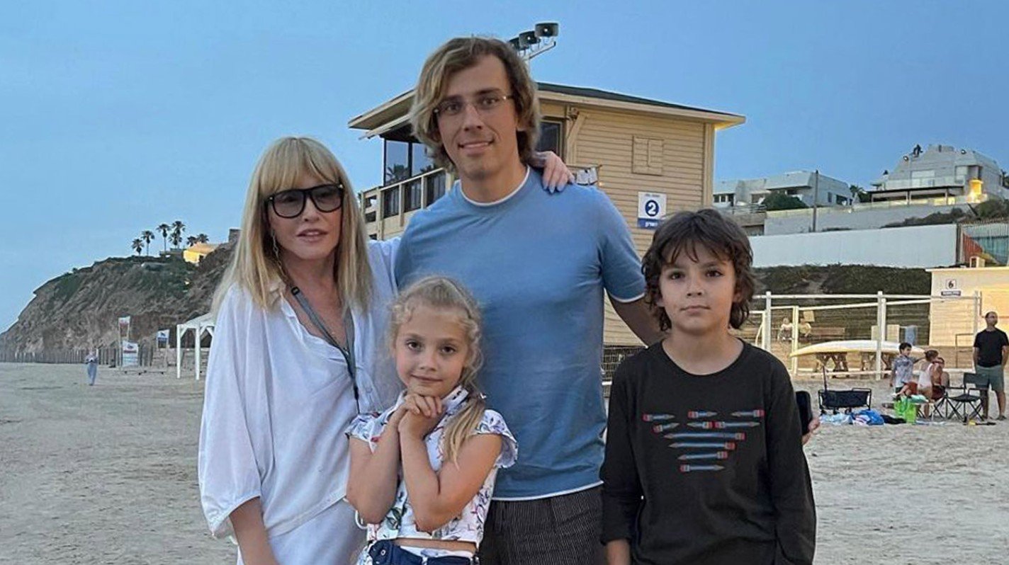 Алла Пугачева переоформила часть дома в деревне Грязь на детей Алла Пугачева переоформила часть дома в деревне Грязь на детей