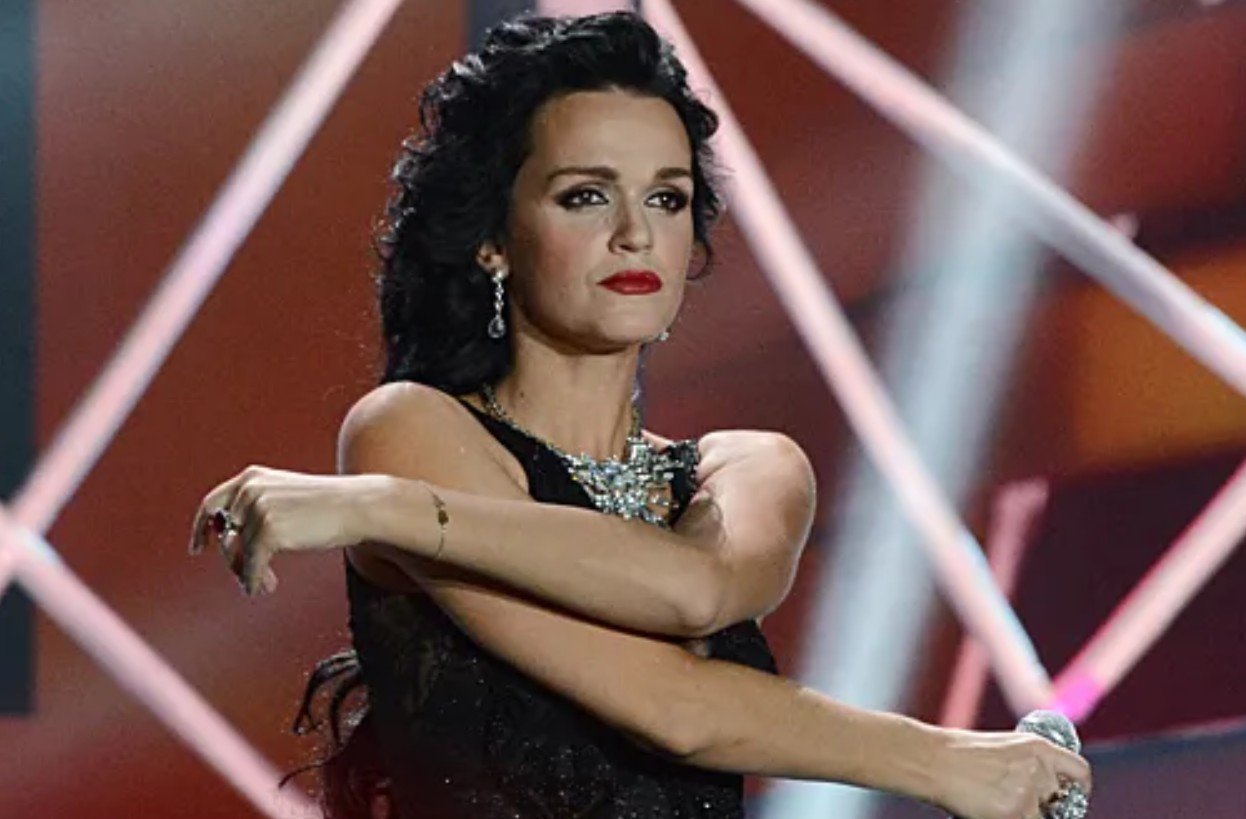 Певица Слава вновь оскандалилась на концерте Певица Слава вновь оскандалилась на концерте