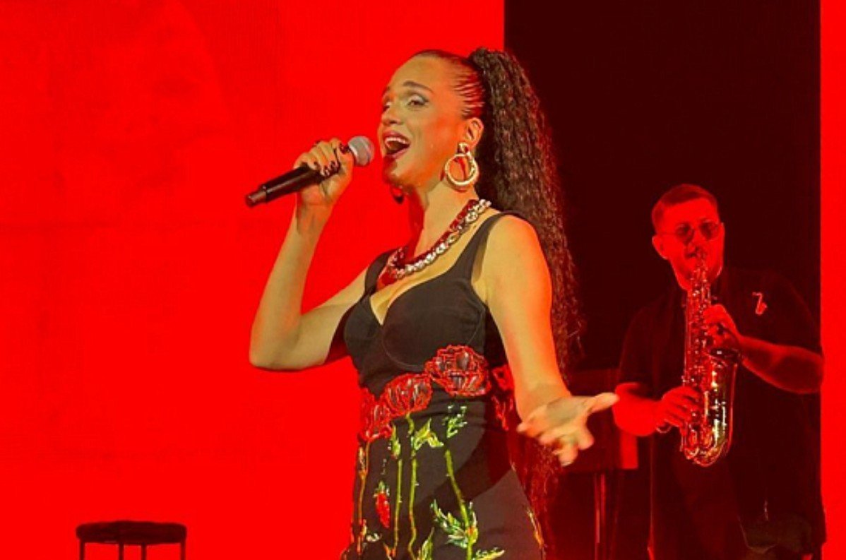 Певица Слава назвала случившееся на концерте в Пензе спланированной акцией Певица Слава назвала случившееся на концерте в Пензе спланированной акцией