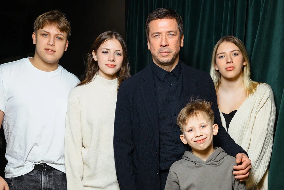 Андрей Мерзликин рассказал о своих родительских буднях Андрей Мерзликин рассказал о своих родительских буднях