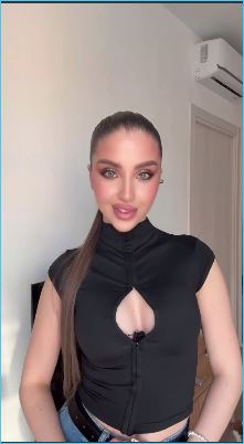 Поздравить с днем рождения Екатерину Квашникову прилетела её мама Оксана