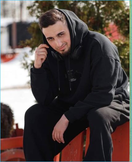 Для Руслана Асланова – женщин много, а он – один Для Руслана Асланова – женщин много, а он – один