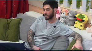 как Тигран Салибеков считает виновницей кризиса в семье свою жену Викторию