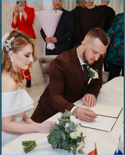 Александр Дёмин женился, найдя свою половинку