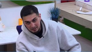 как Карина Тетуева опять убеждается в неадекватности Руслана Асланова