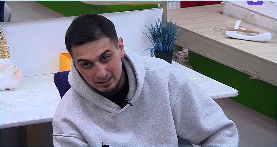 Карина Тетуева опять убеждается в неадекватности Руслана Асланова