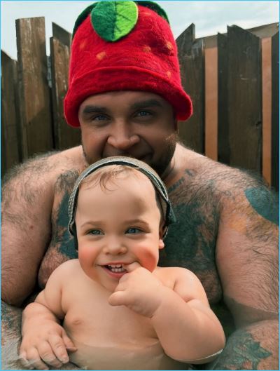 Глеб Жемчугов с семьей празднует день рождения младшего сына