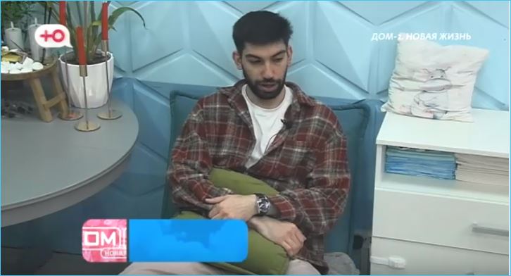 Провокатора Рудольфа Мелкумяна пытаются задобрить девушки Дома 2 Провокатора Рудольфа Мелкумяна пытаются задобрить девушки Дома 2