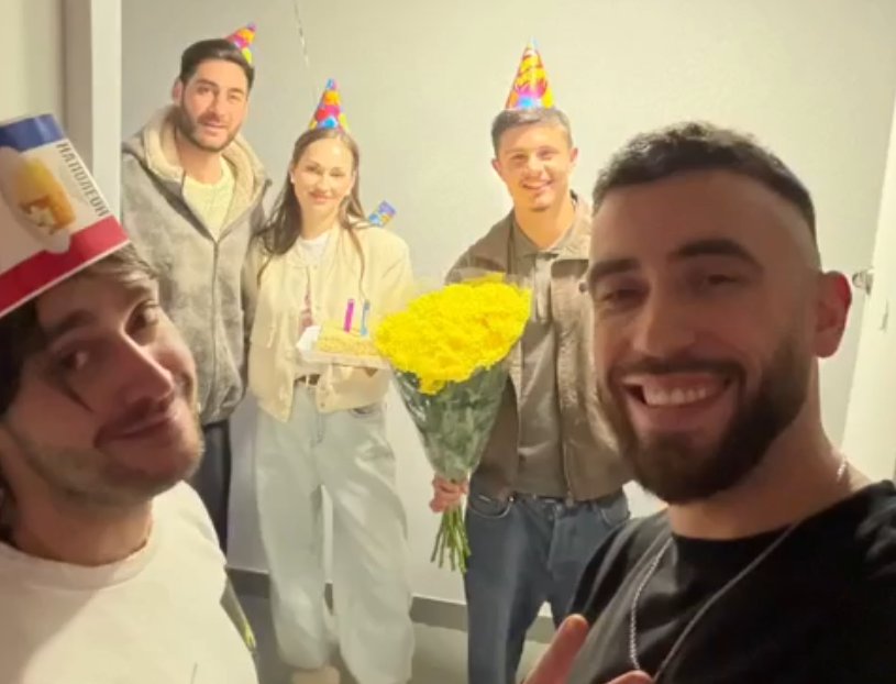 Участники Дома 2 поздравили Катю Квашникову с 25-летием