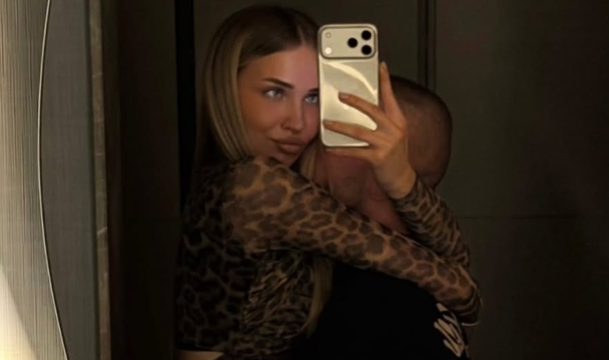 Анна Самонина летит в Узбекистан, везёт дочь к Максиму Евстропову