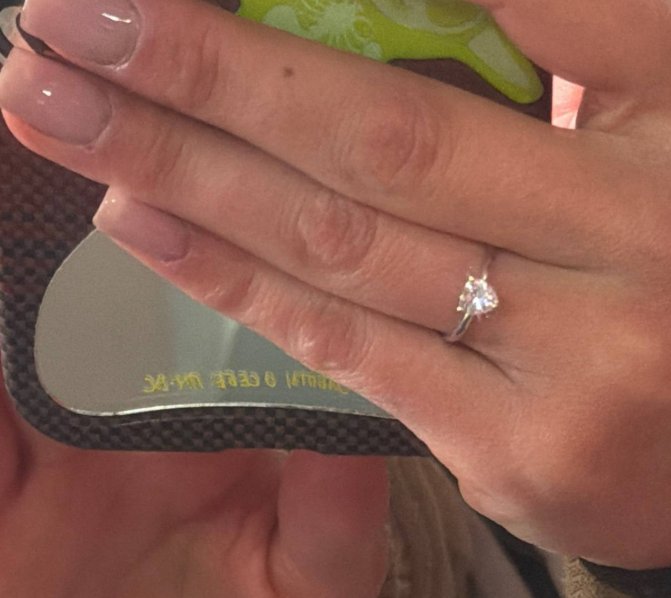 Ксения Нечаева получила в подарок на день рождения кольцо