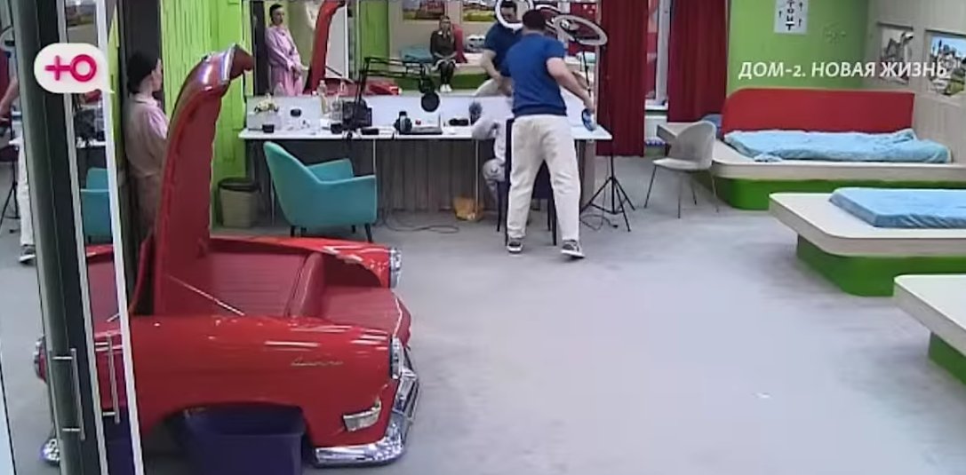 Вова Балан дал оплеуху Карпову, как младшему брату