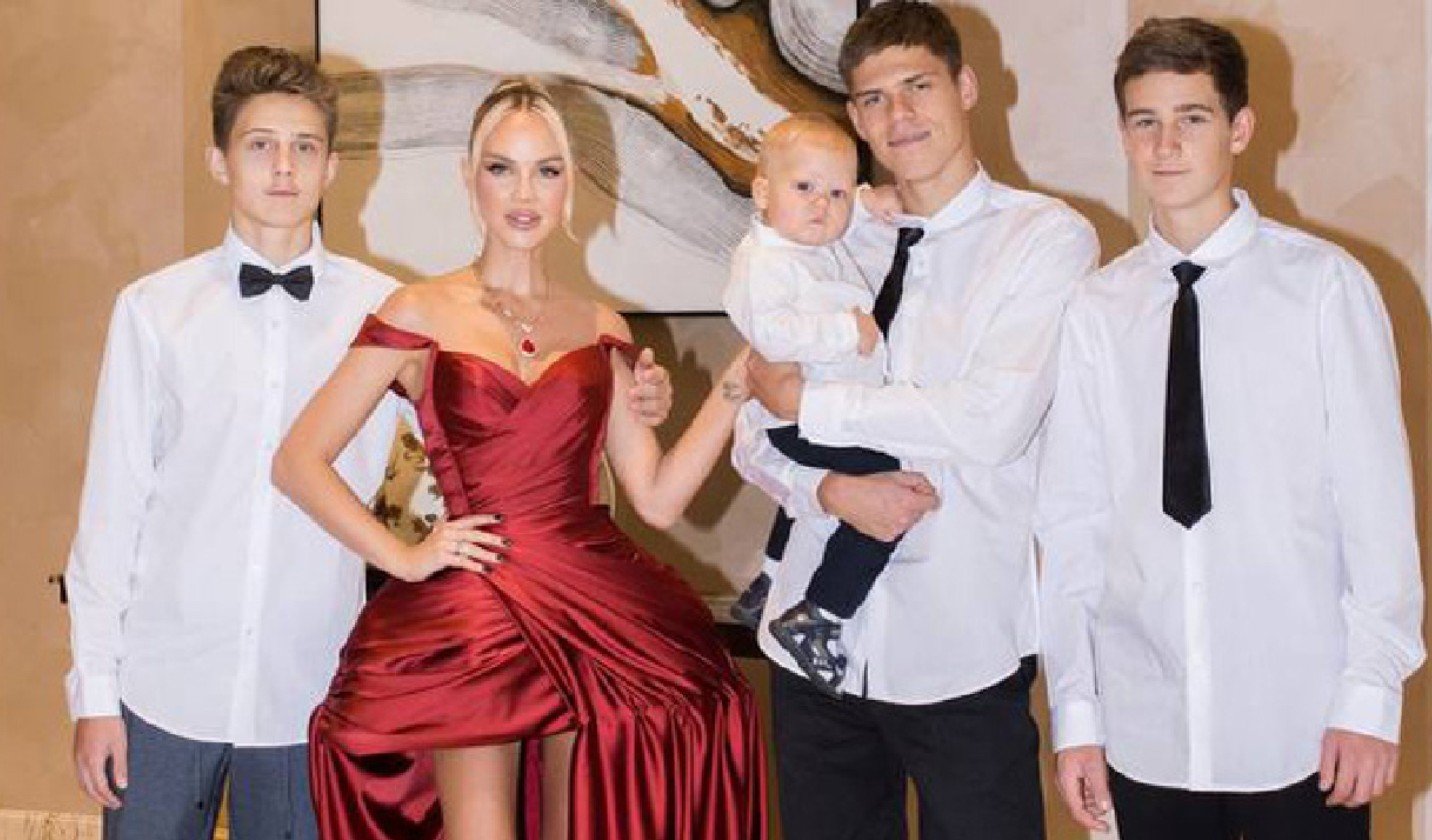 Мария Погребняк объяснила свой призыв платить зарплату домохозяйкам Мария Погребняк объяснила свой призыв платить зарплату домохозяйкам