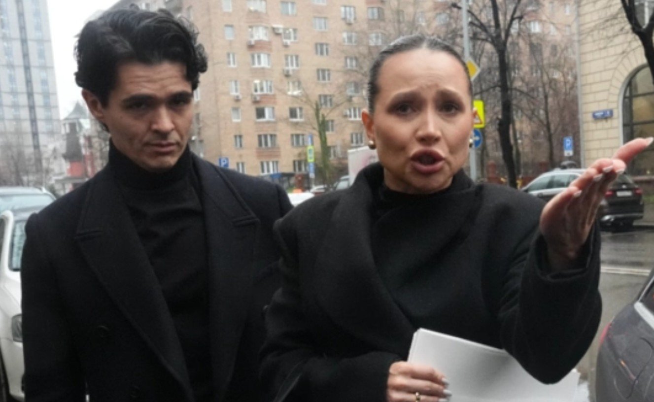 Стало известно имя человека, погасившего долг Лерчек перед налоговой