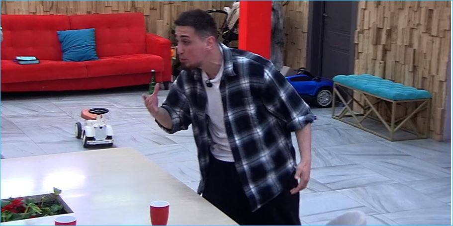 Почему не везёт Руслану Асланову с «братишками» и девушкой