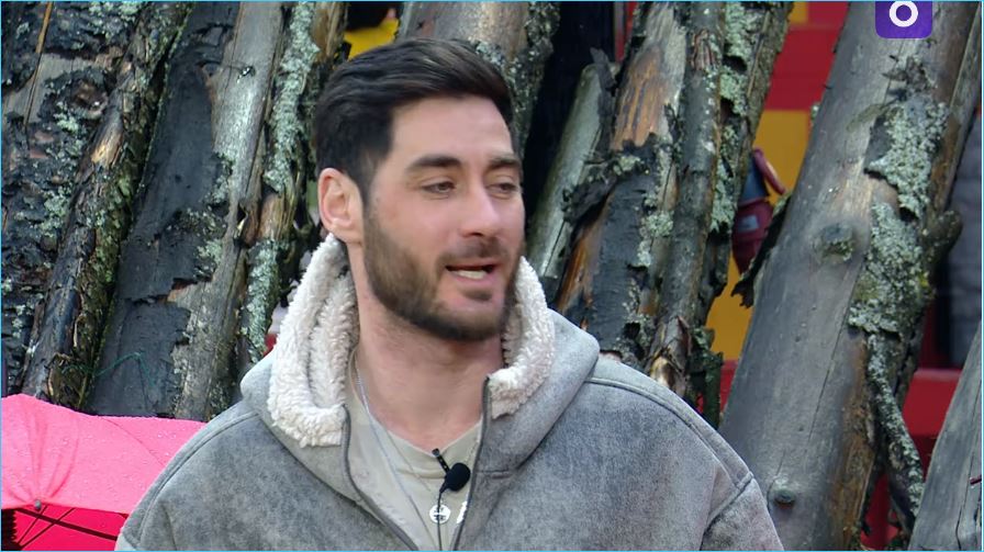 Как Тигран Салибеков учится ухаживать за женой у Степана Карпова