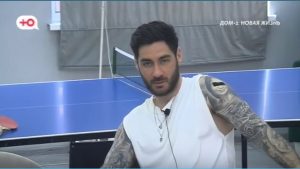 вот Как Тигран Салибеков учится ухаживать за женой у Степана Карпова