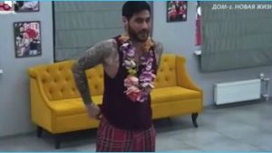 как В сети высмеяли попытку Тиграна Салибекова повторить танец Степана Карпова с его женой