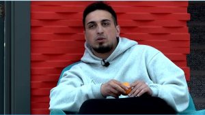 как Руслана Асланова пытаются вернуть в рамки участники и ведущие Дома 2