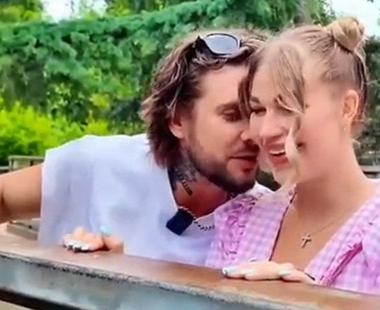 Евгений Ромашов недоволен тем, что его песни удаляют с популярных площадок Евгений Ромашов недоволен тем, что его песни удаляют с популярных площадок
