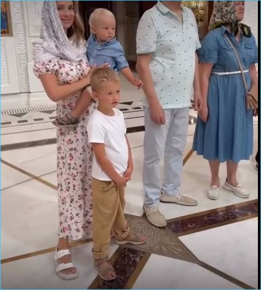 Андрей и Кристина Черкасовы крестили младшего сына
