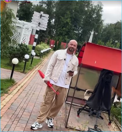 Алексей Адеев оригинально поздравил с днем рождения Артема Герасимова