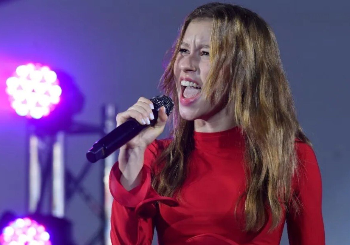 Анна Пересильд озвучила причину, по которой она выбрала курс Дарьи Мороз Анна Пересильд озвучила причину, по которой она выбрала курс Дарьи Мороз