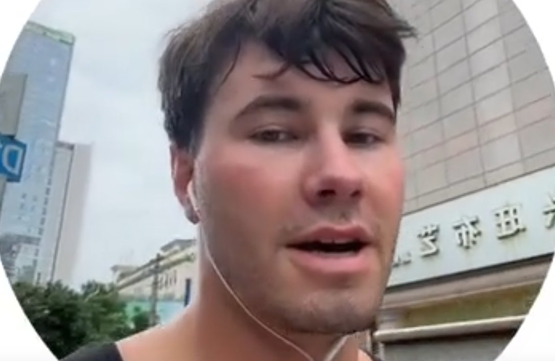 Сергей Хорошев пытается достучаться до Жени Дорожкиной