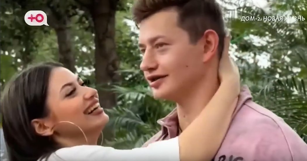 Клочкова согласилась взять после свадьбы фамилию Жени Петухова