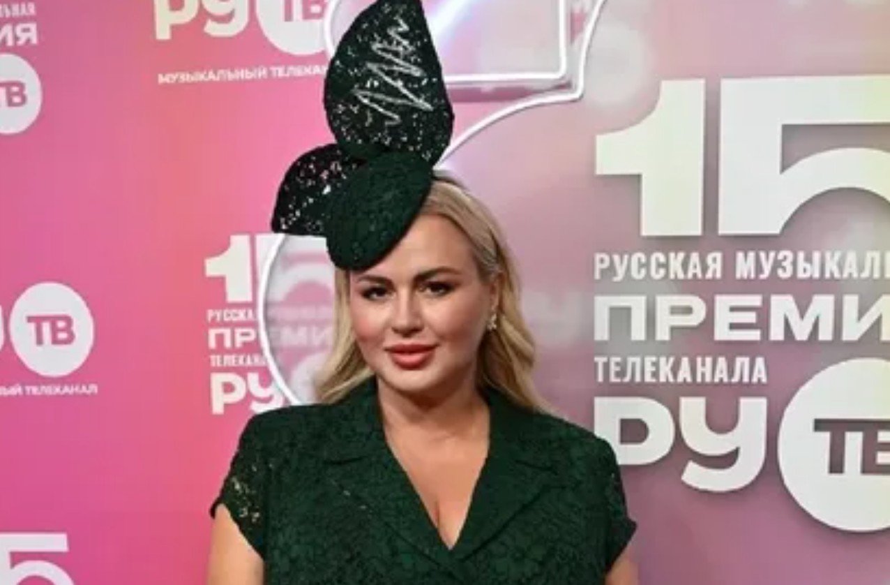 Анна Семенович выходит замуж Анна Семенович выходит замуж