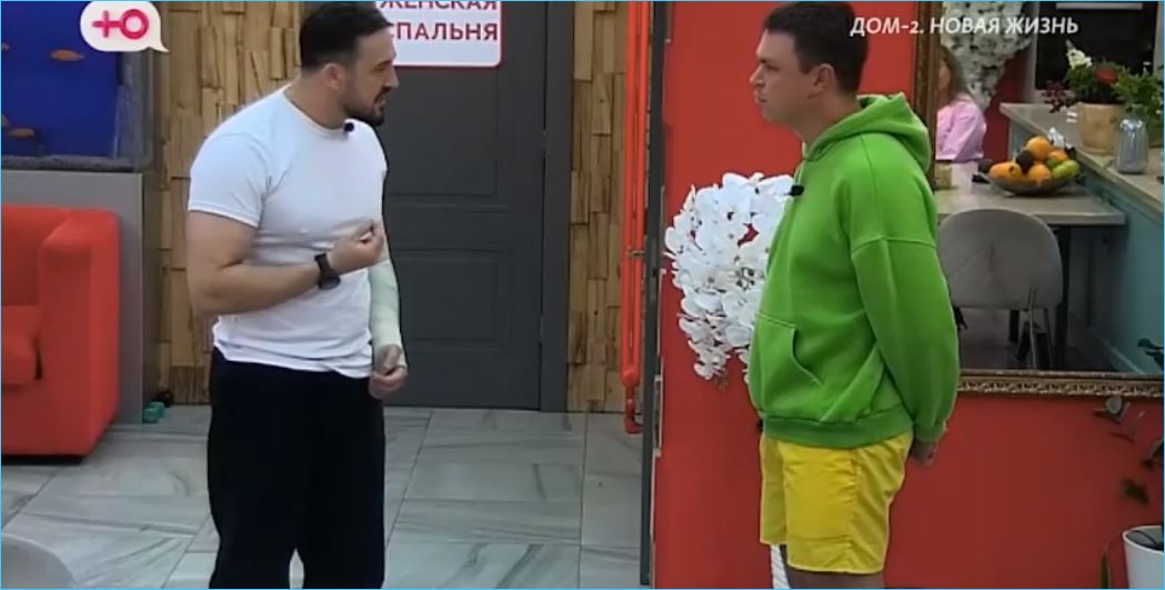 Потасовка психолога и фотографа нашла отклик в глазах зрителей Дома 2