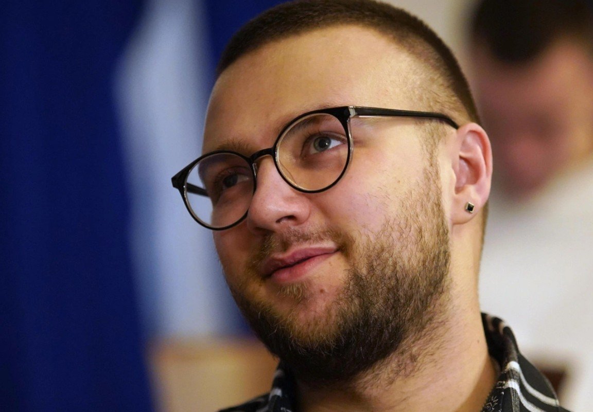 Солист Мариинского театра упал с десятиметровой высоты